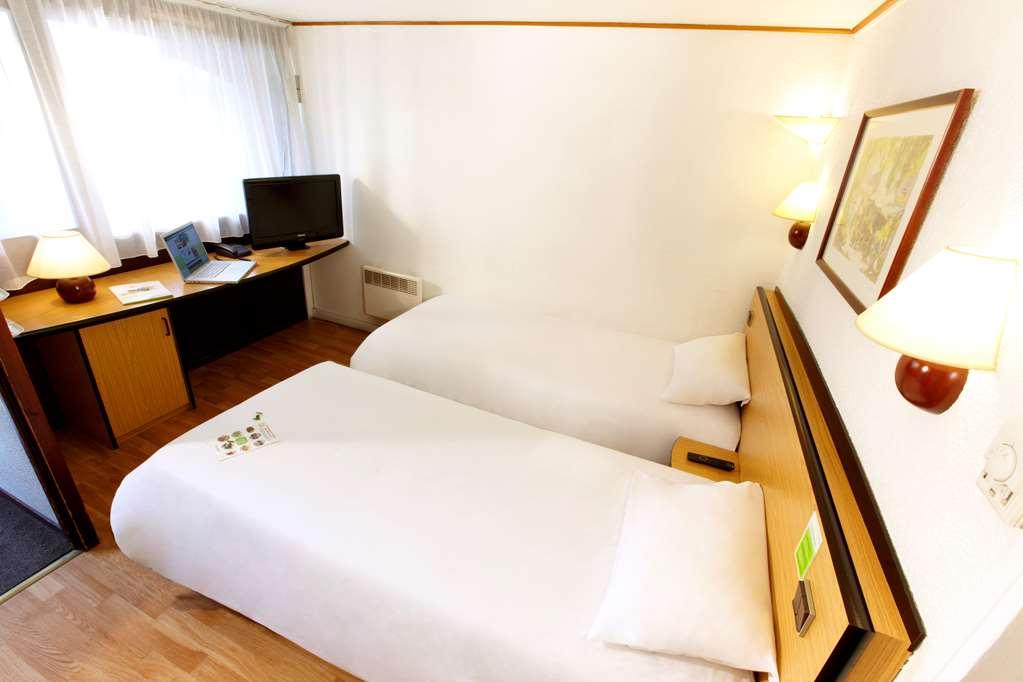 Campanile Hotel Дартфорд Экстерьер фото