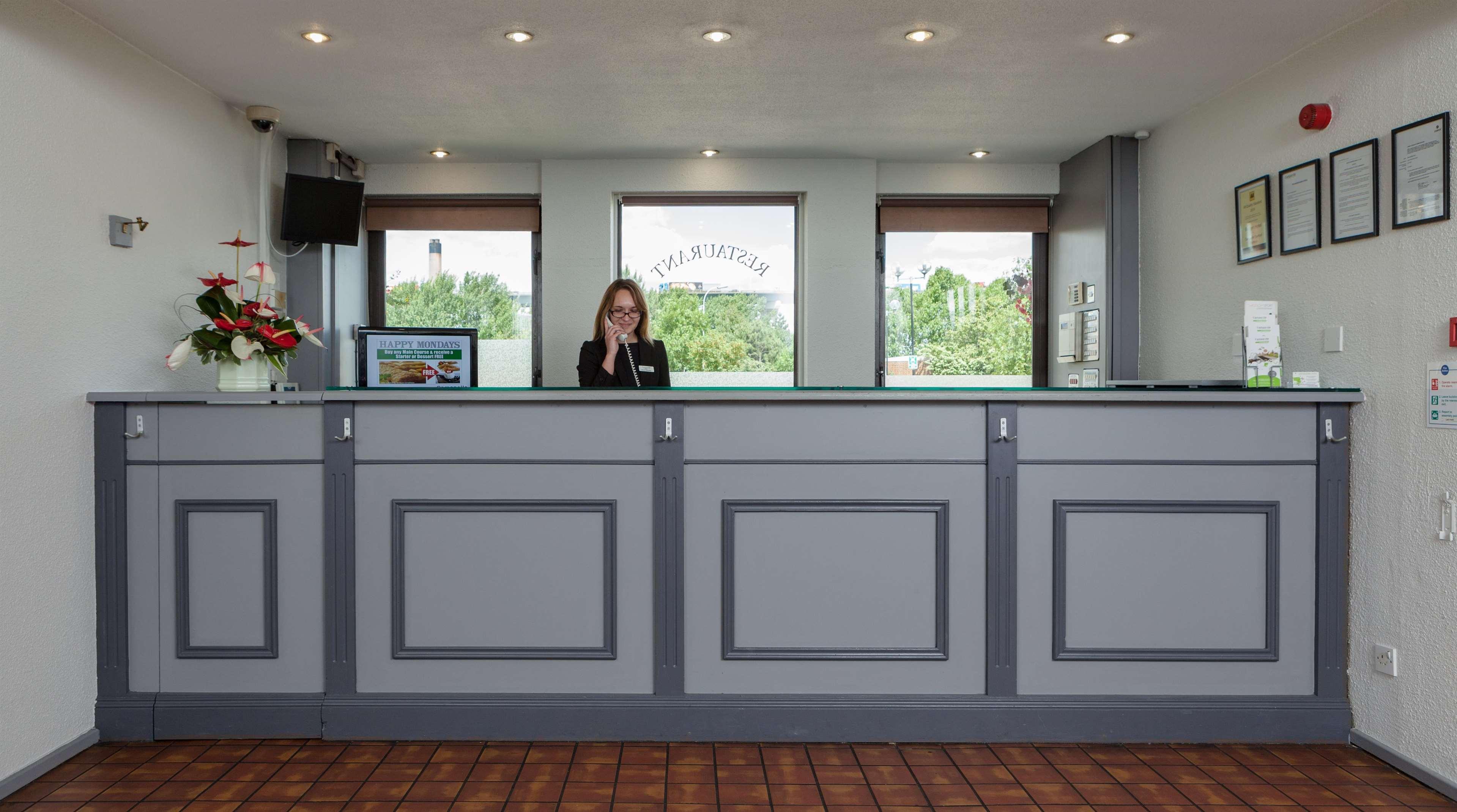 Campanile Hotel Дартфорд Экстерьер фото