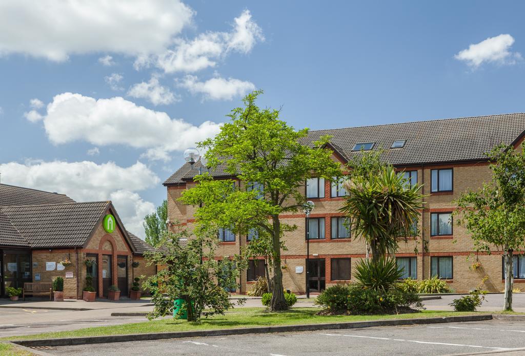Campanile Hotel Дартфорд Экстерьер фото